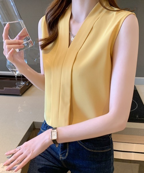 a lot of love（ア ロット オブ ラブ）の「Vネック ノースリーブ