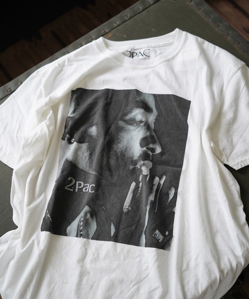 THRIFTY LOOK(スリフティールック)の「【THRIFTY LOOK スリフティールック】 THRIFTY "2PAC" TEE ユーズドライクTシャツ/ロック/バンドtシャツ/ヴィンテージ(Tシャツ/カットソー・メンズ・ブラック/ブラック系1/ホワイト・X-LARGE/LARGE)」の3枚目の写真