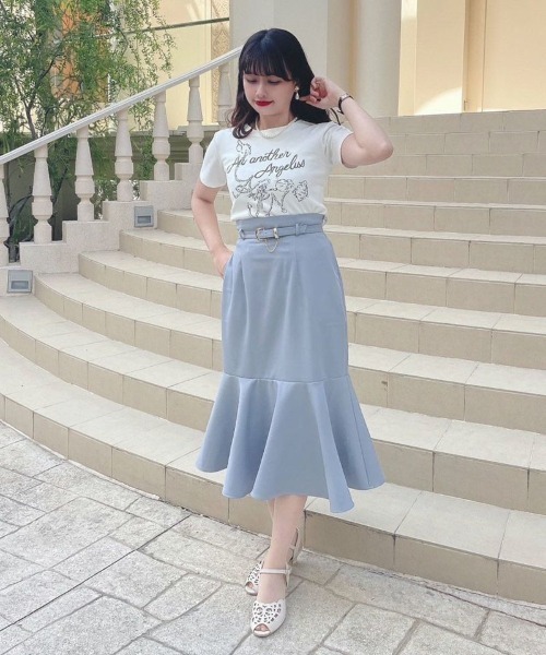 an another angelus(アンアナザーアンジェラス)の「ゴールドバックルベルト付きマーメイドスカート/ananotherangelus(スカート・レディース・グレー/ブラック×ホワイト・FREE)」の8枚目の写真