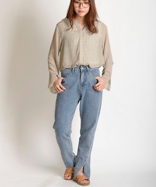 MARAI(マーライ)の「フロントスリットデニムパンツ(デニムパンツ・レディース・ブルー/ブラック・LARGE/X-LARGE/MEDIUM)」の2枚目の写真