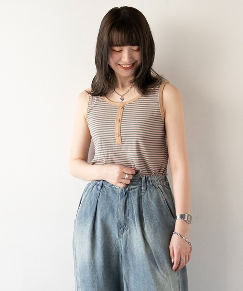 DOUBLE NAME(ダブルネーム)の「前後2WAYラメボーダータンクトップ(タンクトップ・レディース・ピンク/パープル/ブルー/カーキ/ブラック・FREE)」の5枚目の写真