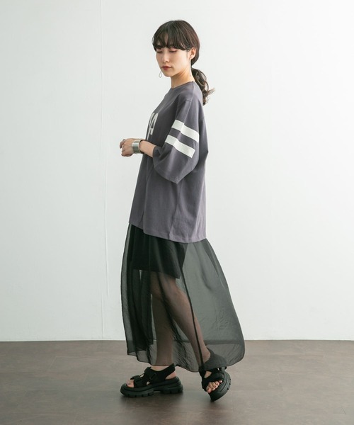 KBF(ケイビーエフ)の「ルーズナンバリングTEE(Tシャツ/カットソー・レディース・チャコールグレー/アイボリー/ボルドー・ONE)」の19枚目の写真