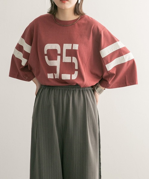 KBF(ケイビーエフ)の「ルーズナンバリングTEE(Tシャツ/カットソー・レディース・チャコールグレー/アイボリー/ボルドー・ONE)」の22枚目の写真