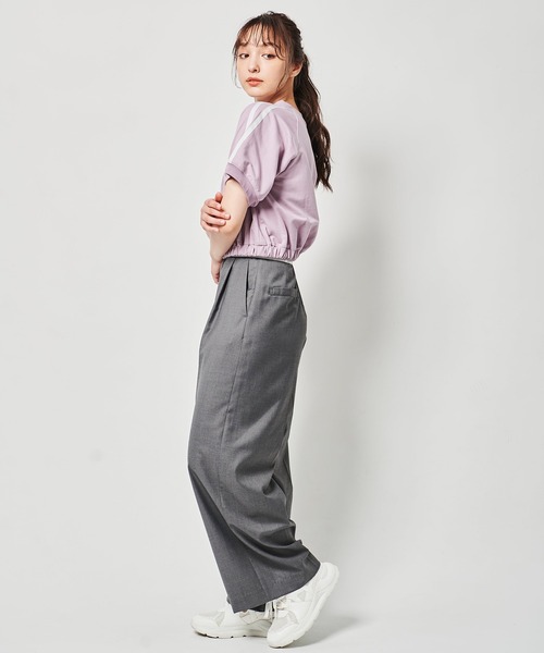 31 Sons de mode（トランテアン　ソン　ドゥ　モード）の「ライン入りクロップドスウェット（スウェット・レディース・ラベンダー/ベージュ/チャコールグレー・フリー）」の16枚目の写真