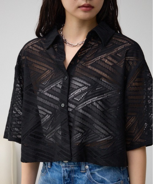 AZUL by moussy(アズールバイマウジー)の「ハーフスリーブクロップドレースシャツ(シャツ/ブラウス・レディース・ダークブラウン/ブラック/アイボリー・FREE)」の1枚目の写真