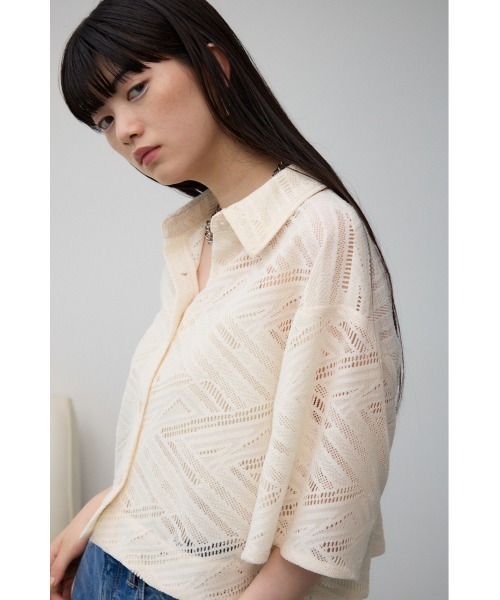 AZUL by moussy(アズールバイマウジー)の「ハーフスリーブクロップドレースシャツ(シャツ/ブラウス・レディース・ダークブラウン/ブラック/アイボリー・FREE)」の4枚目の写真