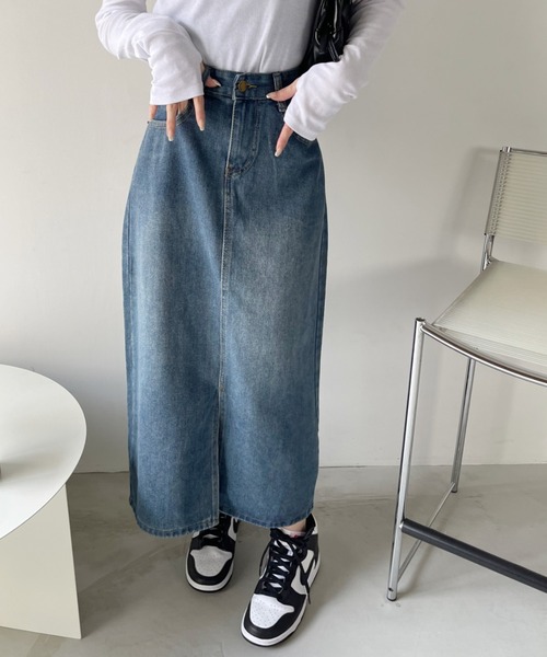 Ada.(エイダ)の「フロントスリット ミディ丈 デニムスカート(デニムスカート・レディース・インディゴブルー・S/M/L)」の3枚目の写真