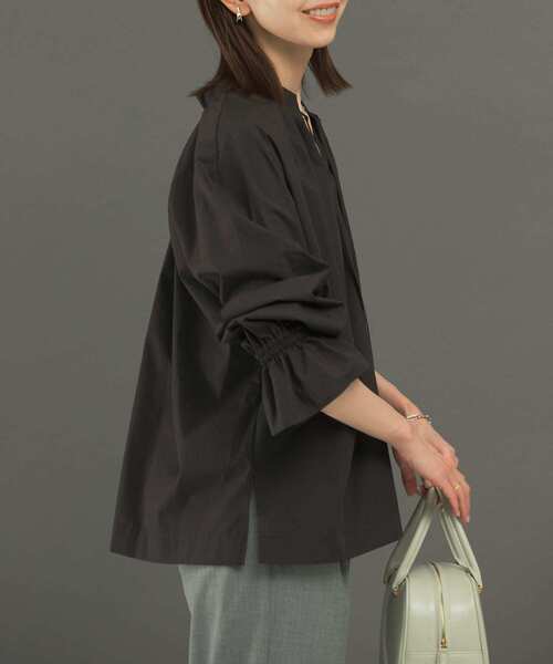 URBAN RESEARCH ROSSO WOMEN（アーバンリサーチ　ロッソ）の「2WAYボリュームシャツブラウス（シャツ/ブラウス・レディース・オフホワイト/チャコールグレー/オレンジ・FREE）」の18枚目の写真