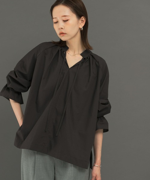 URBAN RESEARCH ROSSO WOMEN（アーバンリサーチ　ロッソ）の「2WAYボリュームシャツブラウス（シャツ/ブラウス・レディース・オフホワイト/チャコールグレー/オレンジ・FREE）」の19枚目の写真
