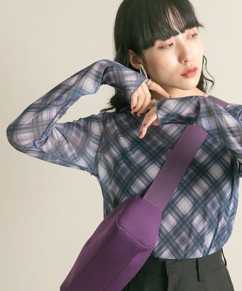 KBF(ケイビーエフ)の「シアーメロートップス(Tシャツ/カットソー・レディース・ブラウン/オフホワイト/ブルー系その他/レッド系その他・ONE)」の4枚目の写真