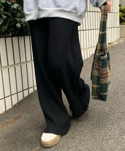 mebole(メボレ)の「サイドフリンジワイドニットパンツ(その他パンツ・レディース・ブラック/ホワイト/ブラウン・FREE)」の3枚目の写真