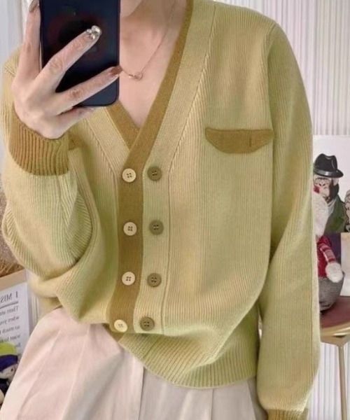 WボタンVネックツートン配色ニットカーデ（カーディガン/ボレロ）｜deux amour（ドゥーザムール）