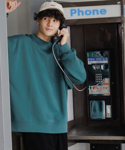 niko and（ニコアンド）の「ワンポイント裏起毛クルーネックプル