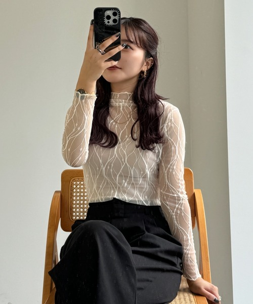 efill(エフィル)の「花柄 シアー トップス(Tシャツ/カットソー・レディース・ベージュ・M)」の5枚目の写真