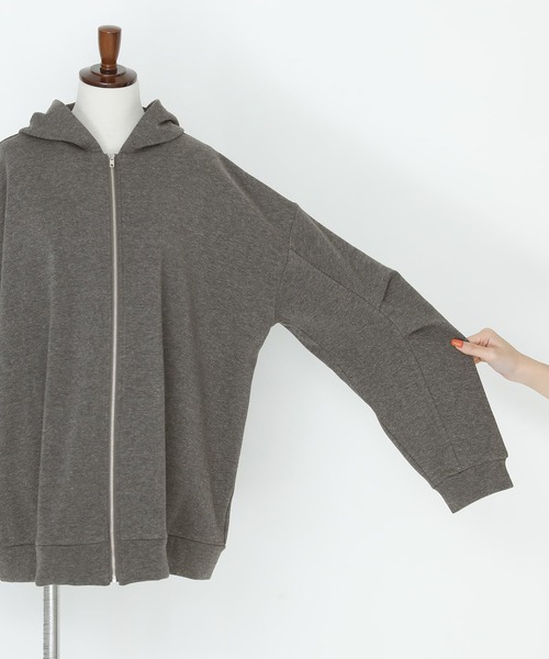 n'OrLABEL（ノアールレーベル）の「『裏シャギー袖ボリュームパーカー』（パーカー・レディース・ライトベージュ/チャコールグレー/ブラック/ネイビー・FREE）」の9枚目の写真