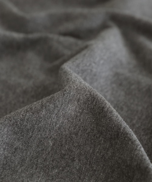 n'OrLABEL（ノアールレーベル）の「『裏シャギー袖ボリュームパーカー』（パーカー・レディース・ライトベージュ/チャコールグレー/ブラック/ネイビー・FREE）」の5枚目の写真