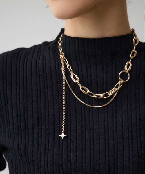 AZUL by moussy（アズールバイマウジー）の「ダイヤシェイプドアシンメトリーネックレス（ネックレス・レディース・ゴールド系その他/シルバー・FREE）」の2枚目の写真