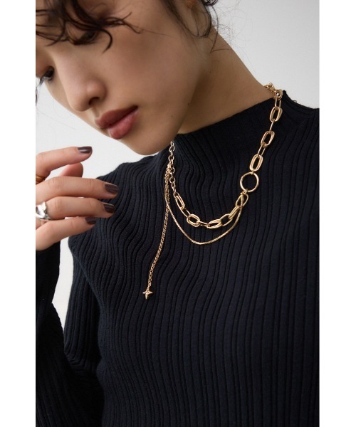 AZUL by moussy（アズールバイマウジー）の「ダイヤシェイプドアシンメトリーネックレス（ネックレス・レディース・ゴールド系その他/シルバー・FREE）」の7枚目の写真