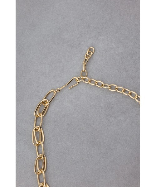 AZUL by moussy（アズールバイマウジー）の「ダイヤシェイプドアシンメトリーネックレス（ネックレス・レディース・ゴールド系その他/シルバー・FREE）」の10枚目の写真