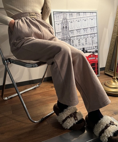 VIVID LADY(ビビッドレディー)の「裏起毛ワイドパンツ 秋冬 あったかパンツ(スウェットパンツ・レディース・ベージュ/ブラック/チャコールグレー・MEDIUM/X-LARGE/LARGE)」の11枚目の写真