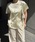 Emma Taylor�i�G�}�e�C���[�j�́u�o�b�N�W�b�v�T�e��T�u���E�X�i�V���c/�u���E�X�j�v�b�C�G���[