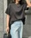 Emma Taylor�i�G�}�e�C���[�j�́u�o�b�N�W�b�v�T�e��T�u���E�X�i�V���c/�u���E�X�j�v�b�u���b�N