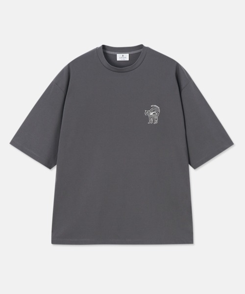 LANVIN en Bleu(ランバンオンブルー)の「【LANVIN en Bleu ESSENTIAL】CHOISEUL / ”アルベール” プリントTシャツ(Tシャツ/カットソー・メンズ・チャコールグレー・XX-LARGE/X-LARGE/LARGE/SMALL)」の9枚目の写真