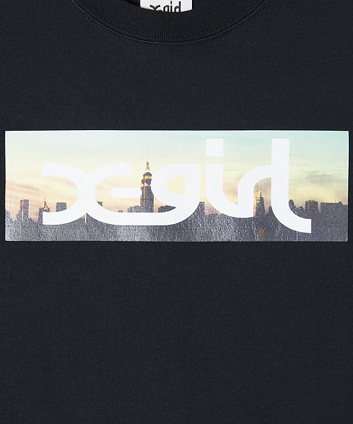 X-girl（エックスガール）の「NEW YORK PHOTO S/S TEE（Tシャツ/カットソー・レディース・ホワイト/ブラック・2/1）」の3枚目の写真