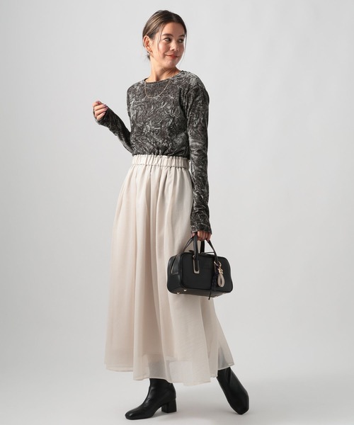 BAYFLOW（ベイフロー）の「[身体のラインを拾いすぎない]ベロアプルオーバーロングスリーブ（Tシャツ/カットソー・レディース・ブラック/ベージュ/グレー・FREE）」の21枚目の写真