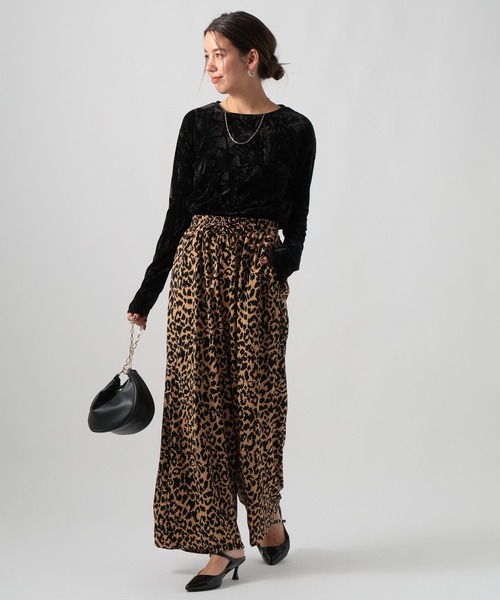 BAYFLOW（ベイフロー）の「[身体のラインを拾いすぎない]ベロアプルオーバーロングスリーブ（Tシャツ/カットソー・レディース・ブラック/ベージュ/グレー・FREE）」の20枚目の写真