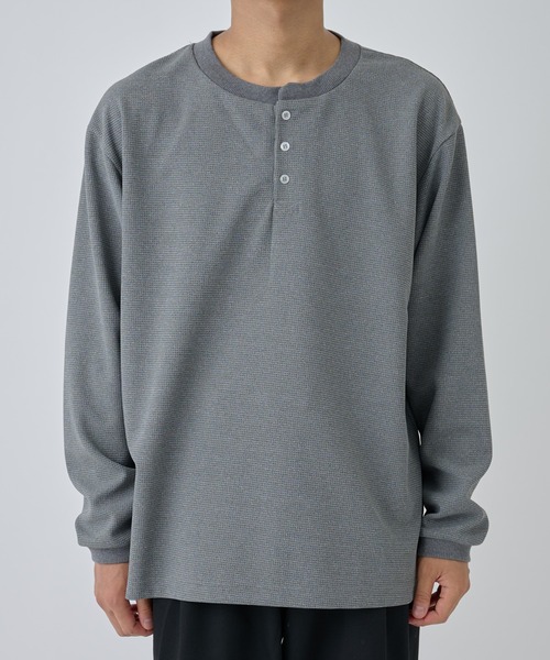 COLONY 2139（コロニートゥーワンスリーナイン）の「スウェットライクワッフルヘンリーネックプルオーバー（Tシャツ/カットソー・メンズ・グレー/ホワイト/ブラック/グレー系その他/アイボリー・LARGE/MEDIUM）」の9枚目の写真