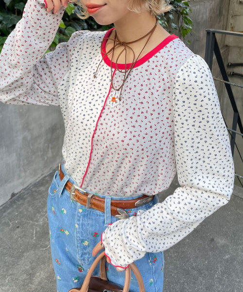 HELLO.SANFRANCISCO(ハローサンフランシスコ)の「【HELLO.SANFRANCISCO/ハローサンフランシスコ】小花柄ドッキングリブトップス(Tシャツ/カットソー・レディース・オフホワイト/イエロー・ONE SIZE)」の5枚目の写真