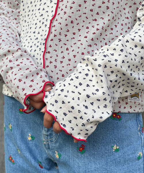 HELLO.SANFRANCISCO(ハローサンフランシスコ)の「【HELLO.SANFRANCISCO/ハローサンフランシスコ】小花柄ドッキングリブトップス(Tシャツ/カットソー・レディース・オフホワイト/イエロー・ONE SIZE)」の13枚目の写真