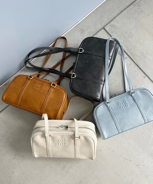 one after another NICE CLAUP（ワンアフターアナザーナイスクラップ）の「エンボスロゴ入りスクエアボストンバッグ（ボストンバッグ・レディース・アイボリー/チャコールグレー/サックスブルー/キャメル・FREE）」の22枚目の写真