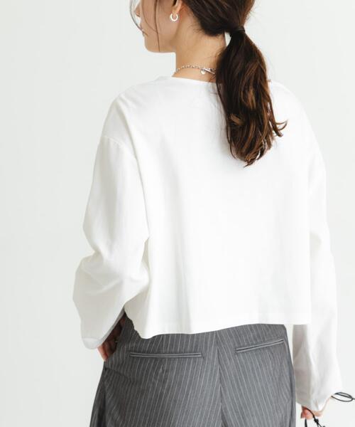 URBAN RESEARCH(アーバンリサーチ)の「ショート丈ロングスリーブTシャツ(Tシャツ/カットソー・レディース・その他2/ネイビー/オフホワイト/その他1・FREE)」の19枚目の写真