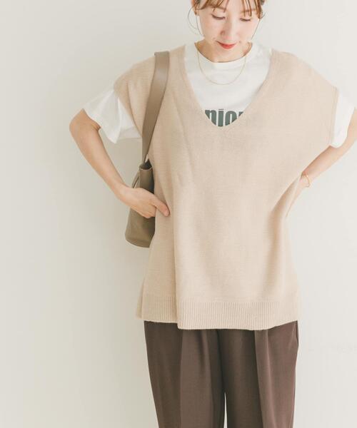 ITEMS URBANRESEARCH(アイテムズ アーバンリサーチ)の「アンゴラタッチユルVニットベスト(ニット/セーター・レディース・ネイビー/グレー/アイボリー・FREE)」の1枚目の写真