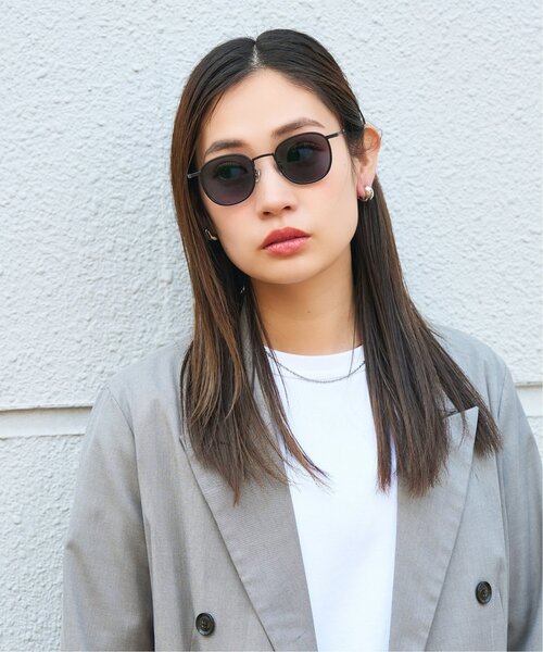 JOURNAL STANDARD relume（ジャーナルスタンダード　レリューム）の「【WEB限定】ウェリントン型 調光サングラス｜レンズの色が変わるサングラス｜高級感｜紫外線対策｜UVカット｜ユニセックス｜ジャーナルスタンダードレリューム｜Zoff｜JOURNAL STANDARD relume（サングラス・レディース・ブラック系その他/ブラック・FREE）」の17枚目の写真