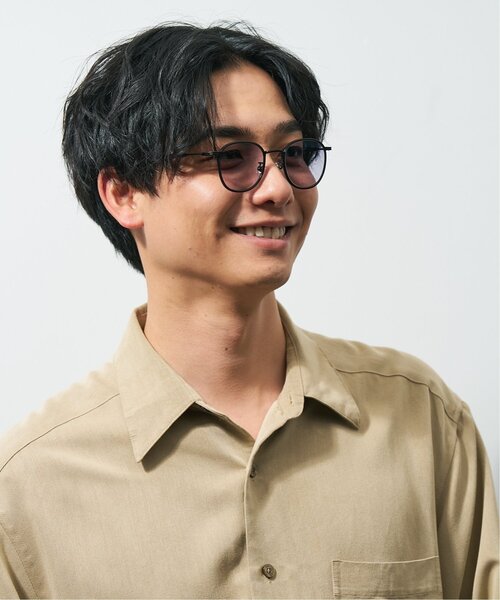 JOURNAL STANDARD relume（ジャーナルスタンダード　レリューム）の「【WEB限定】ウェリントン型 調光サングラス｜レンズの色が変わるサングラス｜高級感｜紫外線対策｜UVカット｜ユニセックス｜ジャーナルスタンダードレリューム｜Zoff｜JOURNAL STANDARD relume（サングラス・レディース・ブラック系その他/ブラック・FREE）」の19枚目の写真