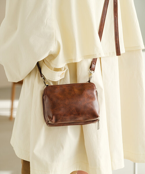 Kastane（カスタネ）の「【WEB限定/4色展開】ミニショルダーバッグ（ショルダーバッグ・レディース・アイボリー/ブラック/ブラウン系その他/ベージュ・FREE）」の4枚目の写真