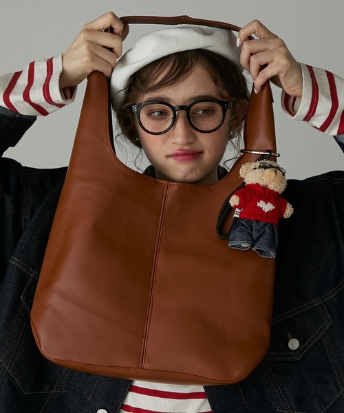 BONLECILL Marche(ボンルシールマルシェ)の「【BONLECILL Marche】《ポーチ付き/A4》ワンハンドルソフトショルダーバッグ(ショルダーバッグ・レディース・キャメル/ブラック/グレイッシュベージュ・FREE)」の17枚目の写真