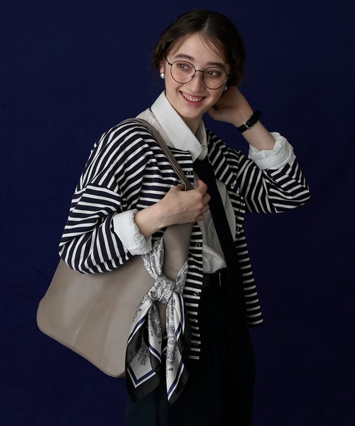 BONLECILL Marche(ボンルシールマルシェ)の「【BONLECILL Marche】《ポーチ付き/A4》ワンハンドルソフトショルダーバッグ(ショルダーバッグ・レディース・キャメル/ブラック/グレイッシュベージュ・FREE)」の12枚目の写真