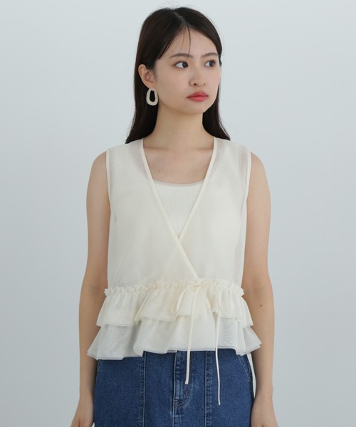 N.（N. Natural Beauty Basic）（エヌエヌナチュラルビューティーベーシック）の「フリルレイヤードジレ（ベスト・レディース・オフホワイト/ブラック/サーモンピンク・MEDIUM）」の9枚目の写真