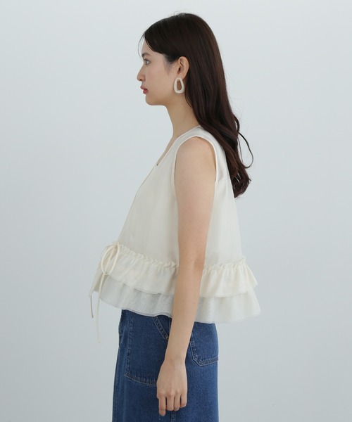 N.（N. Natural Beauty Basic）（エヌエヌナチュラルビューティーベーシック）の「フリルレイヤードジレ（ベスト・レディース・オフホワイト/ブラック/サーモンピンク・MEDIUM）」の10枚目の写真