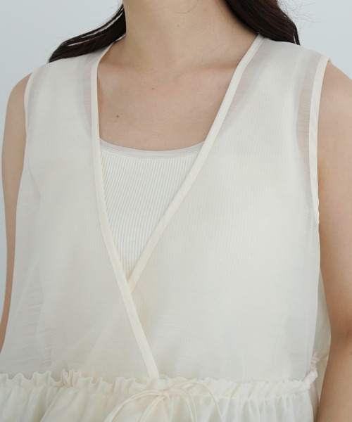 N.（N. Natural Beauty Basic）（エヌエヌナチュラルビューティーベーシック）の「フリルレイヤードジレ（ベスト・レディース・オフホワイト/ブラック/サーモンピンク・MEDIUM）」の12枚目の写真