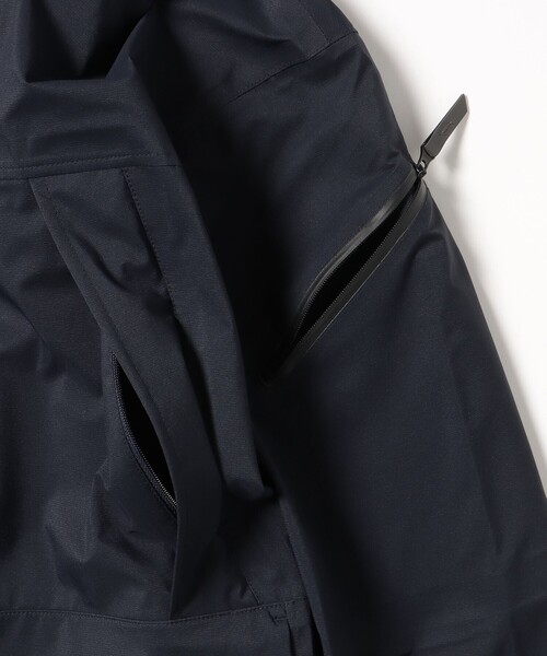 BEAMS GOLF（ビームスゴルフ）の「B.G.THREE / ALL-TIME 撥水 PCU ジャケット（ブルゾン・メンズ・ネイビー/ブラック・MEDIUM/LARGE/X-LARGE）」の13枚目の写真