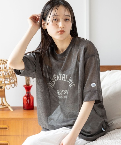 DISCUS ATHLETIC（ディスカス　アスレチック）の「DISCUS/ディスカス カレッジシアールーズTシャツ（Tシャツ/カットソー・レディース・オフホワイト/ブラック/グリーン/ブルー・FREE）」の2枚目の写真