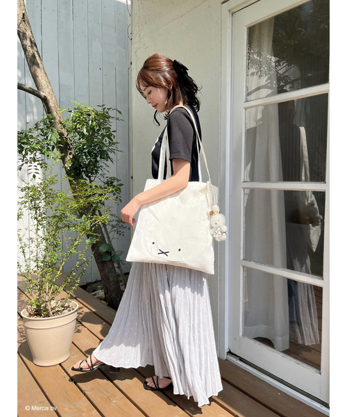 MIIA(ミーア)の「miffy バイカラープリントTシャツ(Tシャツ/カットソー・レディース・ブラック/オフホワイト・FREE)」の4枚目の写真