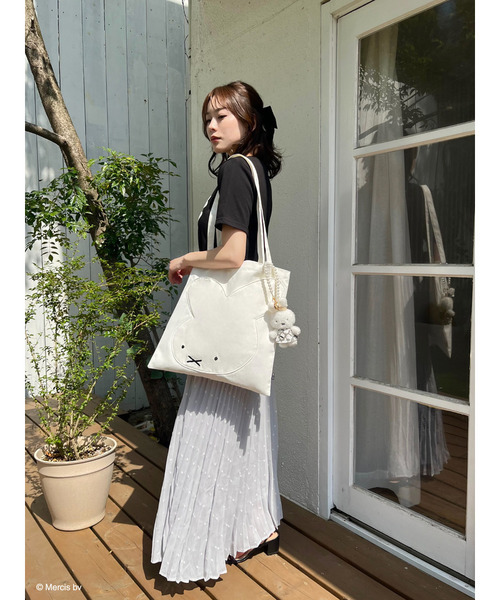 MIIA(ミーア)の「miffy バイカラープリントTシャツ(Tシャツ/カットソー・レディース・ブラック/オフホワイト・FREE)」の5枚目の写真