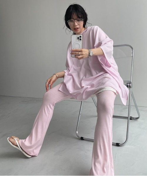 wee9s（ウィークス）の「soft touch lib flare pants / ソフトタッチリブフレアパンツ（スウェットパンツ・レディース・ブラック/ピンク・LONG/FREE）」の2枚目の写真