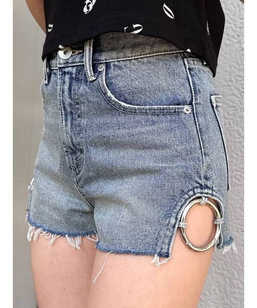 GYDA（ジェイダ）の「ハイウエストSIDE RINGデニムショートパンツ（デニムパンツ・レディース・その他1/ライトブルー・MEDIUM/SMALL）」の3枚目の写真